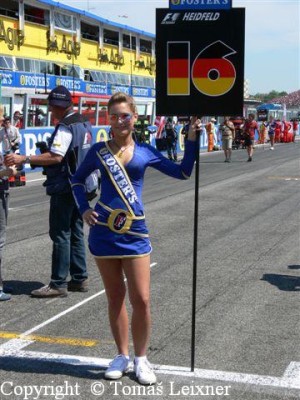 zvětšit